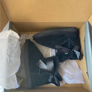 Pawz By Bearpaw Kids’ Genuine Suede Ankle Boots Size 10 Black Fall/Winter